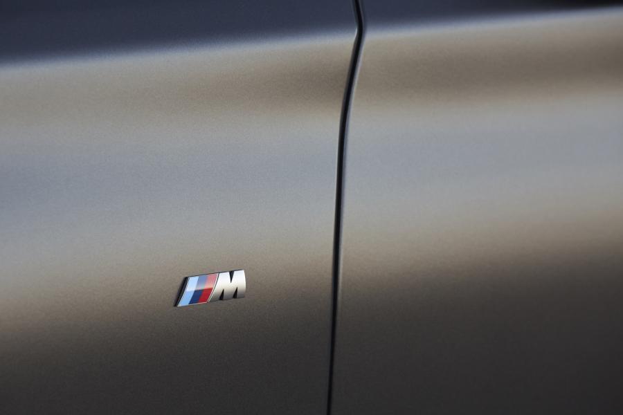 Детали экстерьера BMW M760i xDrive 2017 года  (NA) (фото 84 из 154)